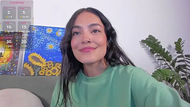 Snapshot of TIFFANYRUSSO chatting on 03/25/26, 06:30 TIFFANYRUSSO online show from 03/25/26, 06:30