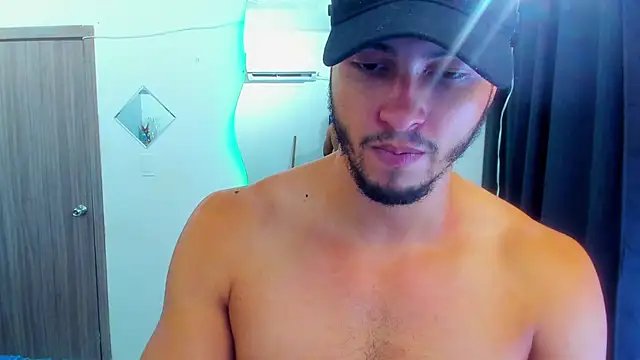 Snapshot of Kris_Khalifa69 chatting on 06/11/26, 12:32 Kris Khalifa69 online show from 06/11/26, 12:32
