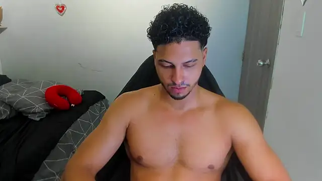 Snapshot of Kris_Khalifa69 chatting on 07/08/26, 10:03 Kris Khalifa69 online show from 07/08/26, 10:03