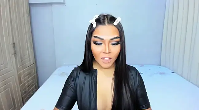 Snapshot of shantal_r0mance chatting on 02/06/25, 01:49 shantal r0mance online show from 02/06/25, 01:49