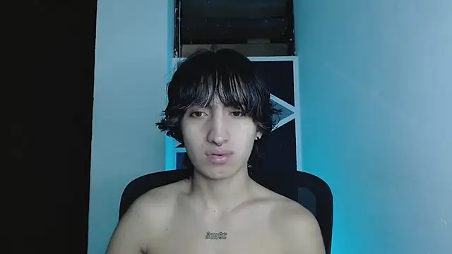 littlextreme online show from 04/18/26, 03:21