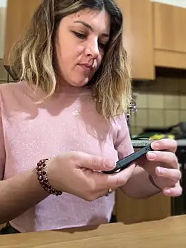 DaisyVibesss online show from 01/17/25, 09:28