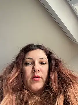 DaisyVibesss online show from 11/19/25, 09:09