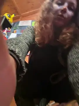 DaisyVibesss online show from 12/19/25, 12:45