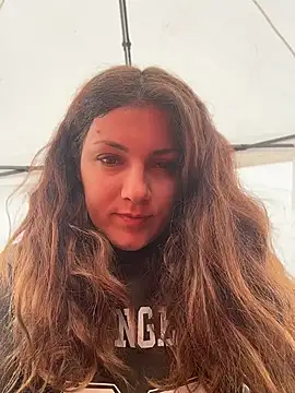 Snapshot of DaisyVibesss chatting on 04/12/26, 09:03 DaisyVibesss online show from 04/12/26, 09:03