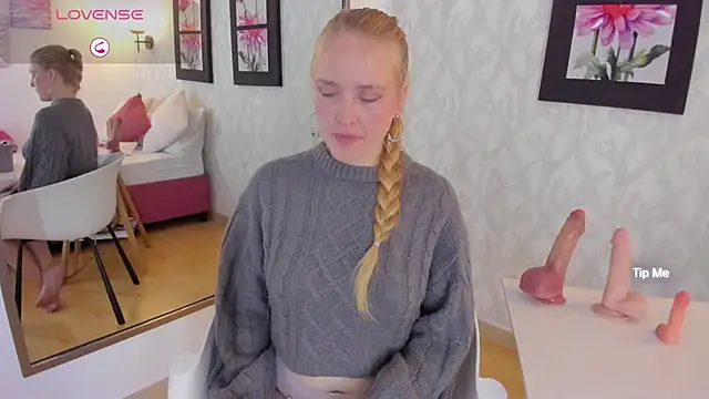 Snapshot of EmilySumer chatting on 02/23/25, 10:17 EmilySumer online show from 02/23/25, 10:17