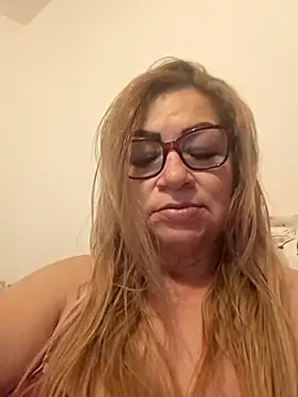 gisela27 online show from 04/08/26, 02:55