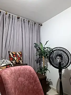 Snapshot of gisela27 chatting on 04/23/26, 03:52 gisela27 online show from 04/23/26, 03:52
