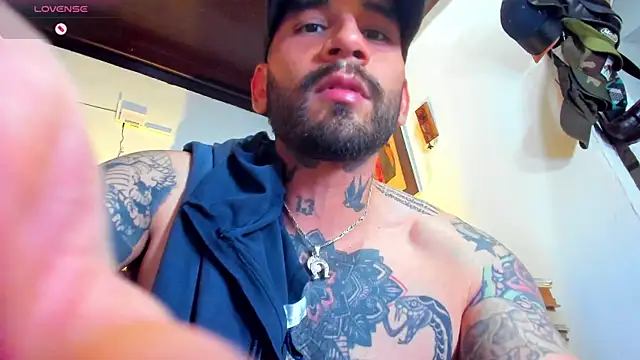 CamiloGray  online show from 02/10/25, 06:56