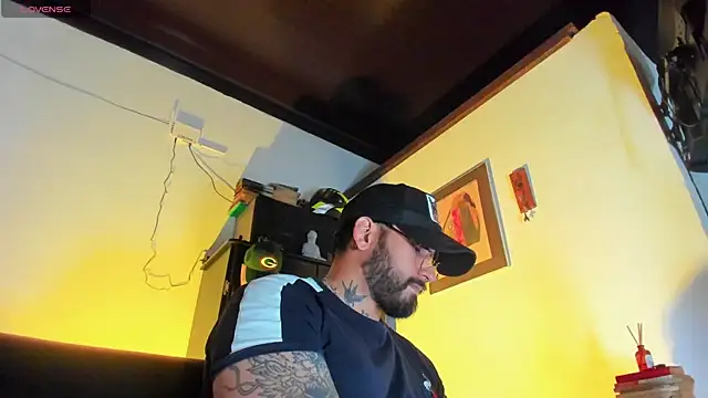 CamiloGray  online show from 12/02/25, 01:50