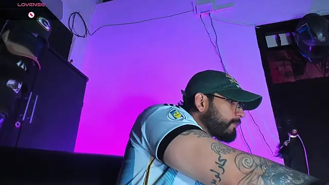 CamiloGray  online show from 12/19/25, 02:35