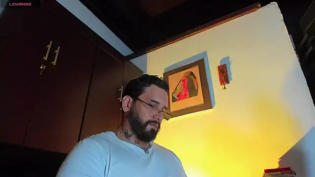 Snapshot of CamiloGray_ chatting on 04/22/26, 03:24 CamiloGray online show from 04/22/26, 03:24