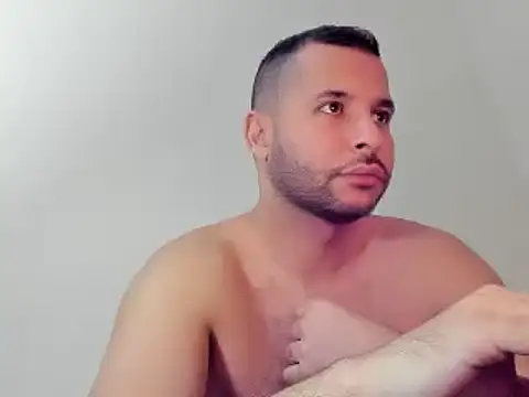 Snapshot of Dani_Lop chatting on 12/12/24, 10:09 Dani Lop online show from 12/12/24, 10:09