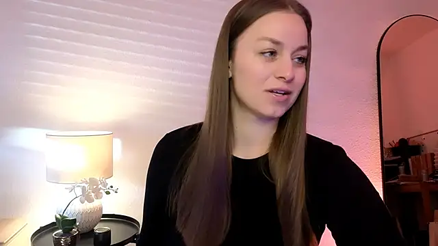 Snapshot of MilaFleur chatting on 01/08/25, 08:27 MilaFleur online show from 01/08/25, 08:27