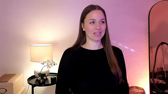 Snapshot of MilaFleur chatting on 02/25/25, 09:09 MilaFleur online show from 02/25/25, 09:09