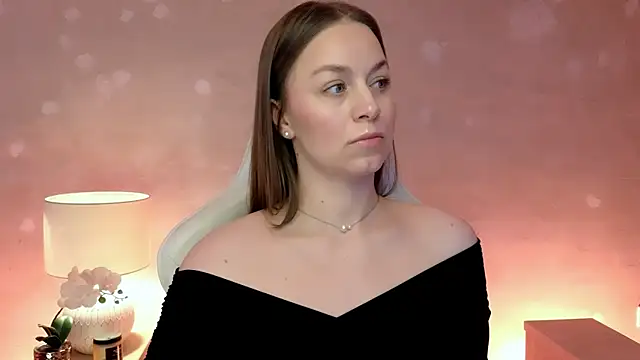 Snapshot of MilaFleur chatting on 05/07/26, 02:11 MilaFleur online show from 05/07/26, 02:11