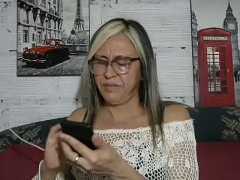 Snapshot of divahot08 chatting on 12/07/24, 09:22 divahot08 online show from 12/07/24, 09:22