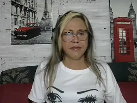 Snapshot of divahot08 chatting on 01/06/25, 07:02 divahot08 online show from 01/06/25, 07:02