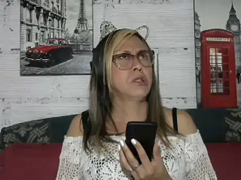 Snapshot of divahot08 chatting on 01/08/25, 05:15 divahot08 online show from 01/08/25, 05:15