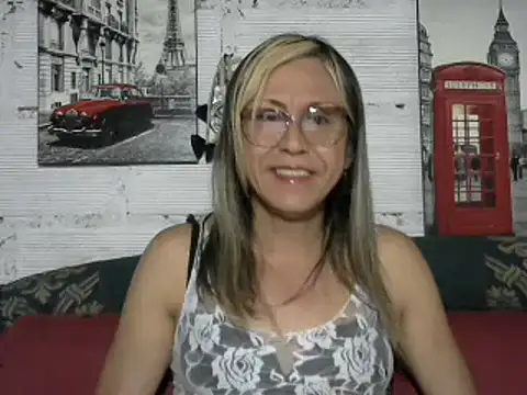 Snapshot of divahot08 chatting on 01/09/25, 10:52 divahot08 online show from 01/09/25, 10:52