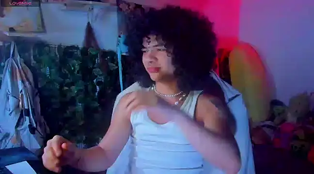 Snapshot of sweetvond_ chatting on 03/03/25, 03:52 sweetvond  online show from 03/03/25, 03:52