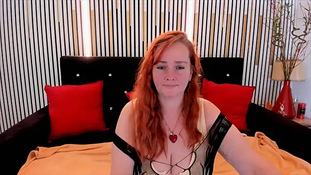 Snapshot of SinFulTitsDD chatting on 11/24/25, 02:50 SinFulTitsDD online show from 11/24/25, 02:50