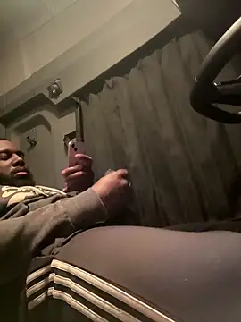 Snapshot of waakenda chatting on 11/28/25, 12:35 waakenda online show from 11/28/25, 12:35