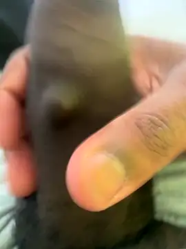 Snapshot of waakenda chatting on 12/05/25, 01:52 waakenda online show from 12/05/25, 01:52