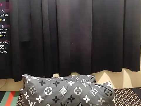 Snapshot of x_brittany_x chatting on 04/12/26, 02:22 x brittany x online show from 04/12/26, 02:22