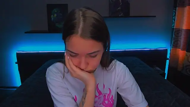 Snapshot of AlexaBarkley chatting on 02/10/25, 06:20 AlexaBarkley online show from 02/10/25, 06:20