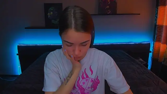 Snapshot of AlexaBarkley chatting on 03/12/25, 03:13 AlexaBarkley online show from 03/12/25, 03:13