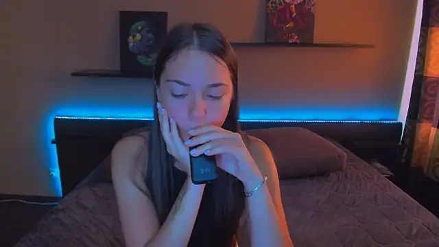 Snapshot of AlexaBarkley chatting on 09/19/25, 12:34 AlexaBarkley online show from 09/19/25, 12:34