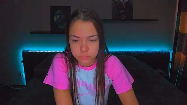 Snapshot of AlexaBarkley chatting on 10/08/25, 12:30 AlexaBarkley online show from 10/08/25, 12:30