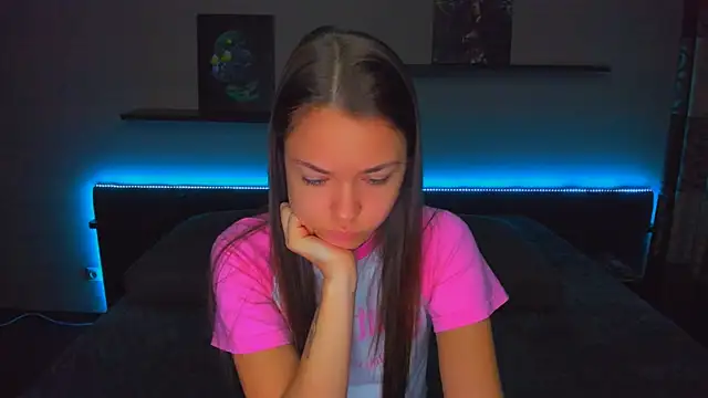 Snapshot of AlexaBarkley chatting on 10/14/25, 12:11 AlexaBarkley online show from 10/14/25, 12:11