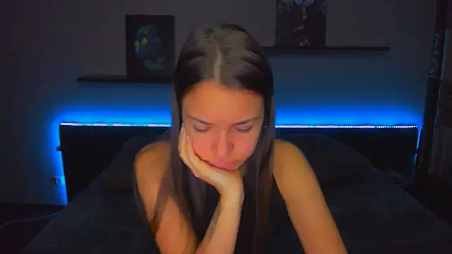 Snapshot of AlexaBarkley chatting on 10/22/25, 12:22 AlexaBarkley online show from 10/22/25, 12:22