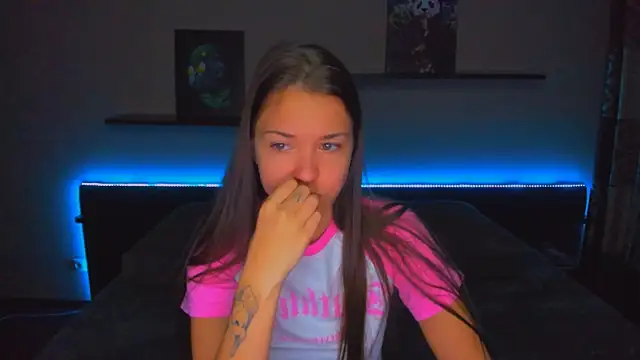 Snapshot of AlexaBarkley chatting on 10/23/25, 12:10 AlexaBarkley online show from 10/23/25, 12:10