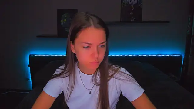 Snapshot of AlexaBarkley chatting on 10/24/25, 12:19 AlexaBarkley online show from 10/24/25, 12:19