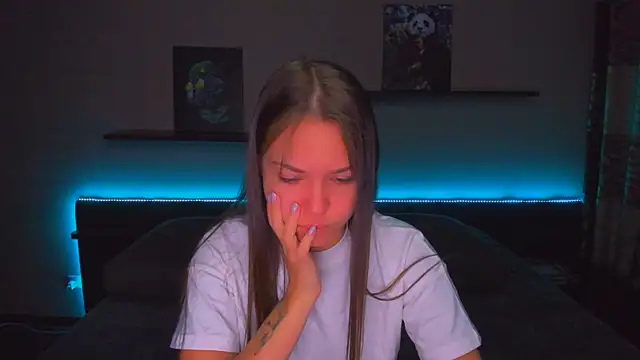 Snapshot of AlexaBarkley chatting on 12/18/25, 12:17 AlexaBarkley online show from 12/18/25, 12:17