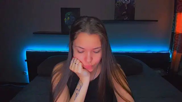 Snapshot of AlexaBarkley chatting on 04/01/26, 12:44 AlexaBarkley online show from 04/01/26, 12:44