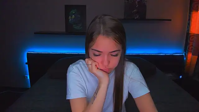 Snapshot of AlexaBarkley chatting on 04/17/26, 12:46 AlexaBarkley online show from 04/17/26, 12:46