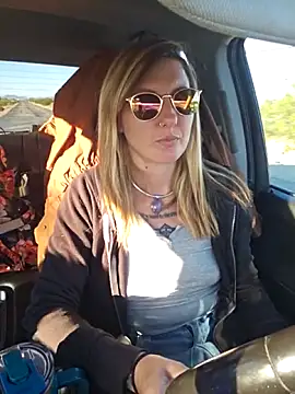 SheIsSomething online show from 02/21/26, 12:22