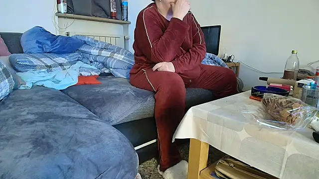 Snapshot of HotBiPaar chatting on 12/15/24, 09:42 HotBiPaar online show from 12/15/24, 09:42