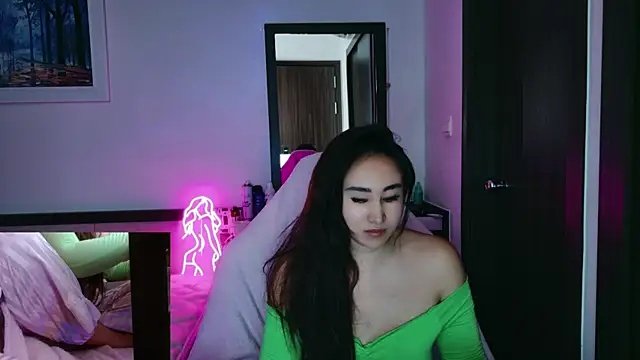 AsianQueens online show from 12/18/25, 12:00