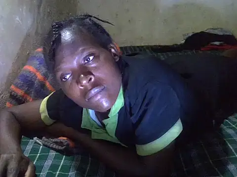 Snapshot of cute-shamza chatting on 09/17/25, 04:30 cute-shamza online show from 09/17/25, 04:30