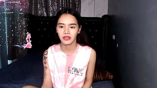 shecutie69 online show from 12/23/25, 02:20