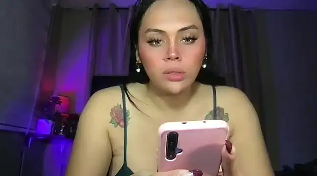 Snapshot of _MissKhimberlyXxx_ chatting on 12/26/24, 07:35  MissKhimberlyXxx  online show from 12/26/24, 07:35