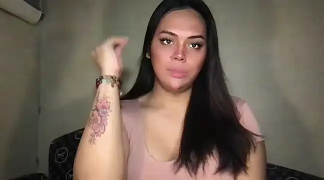 Snapshot of _MissKhimberlyXxx_ chatting on 01/12/25, 05:33  MissKhimberlyXxx  online show from 01/12/25, 05:33