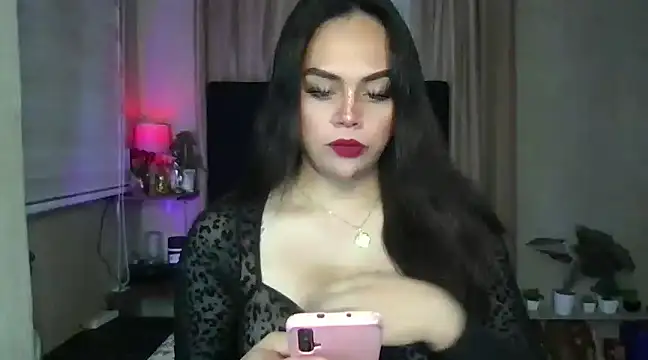 Snapshot of _MissKhimberlyXxx_ chatting on 01/24/25, 12:20  MissKhimberlyXxx  online show from 01/24/25, 12:20