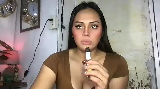 Snapshot of _MissKhimberlyXxx_ chatting on 02/04/25, 04:29  MissKhimberlyXxx  online show from 02/04/25, 04:29