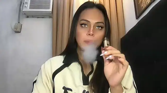 Snapshot of _MissKhimberlyXxx_ chatting on 02/12/25, 07:24  MissKhimberlyXxx  online show from 02/12/25, 07:24